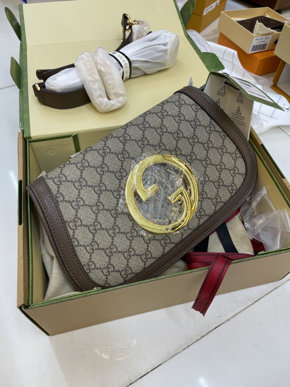 Túi Xách Đeo Chéo Gucci Blondie Shoulder Bag Màu Nâu Be